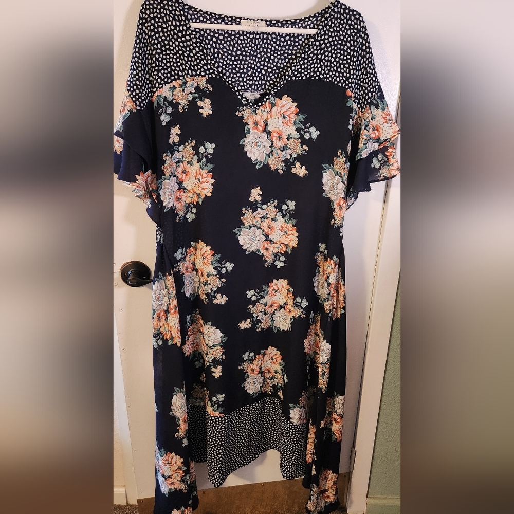 Umgee Floral Navy Dress with Polka Dot Accents Size Large